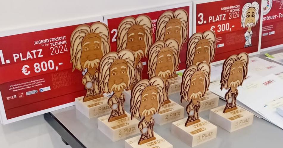 Pokale in Form des Kleinen Alberts