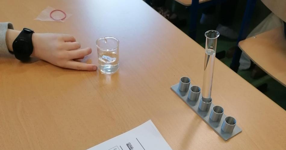 Reagenzglas in der Halterung