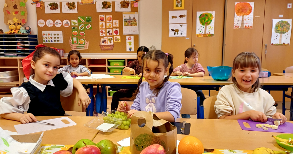 Wir machen Obstsalat