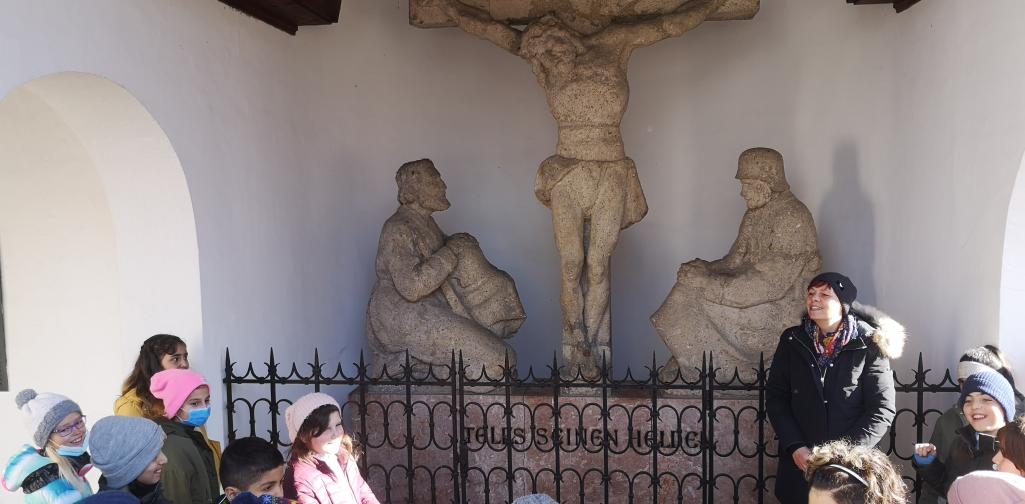 Einberger 3 Kriegerdenkmal mit Kindern