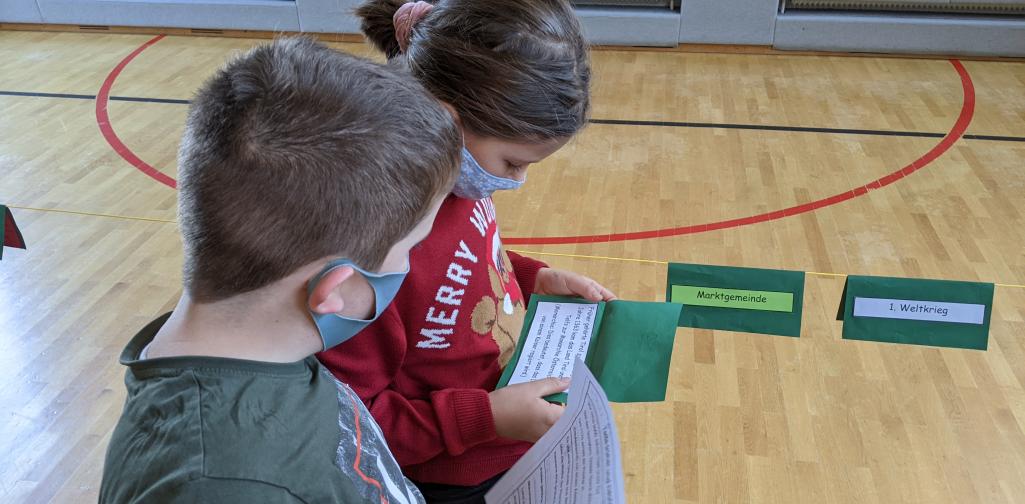 Geschichte_ 3a im Gymnastikraum1 Kinder aus der 3a im Gymnastikraum