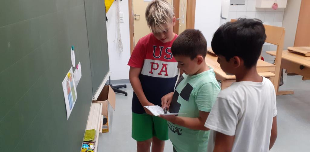 Kinder bei eine Leserallye