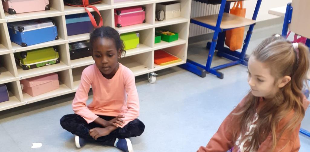 Kinder programmieren die TinyRobots