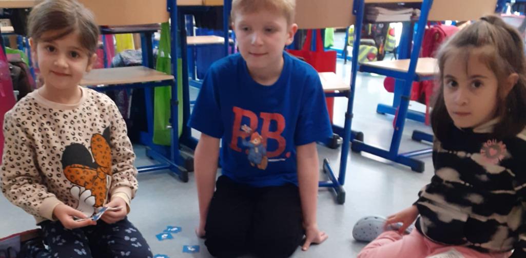 Kinder programmieren die TinyRobots