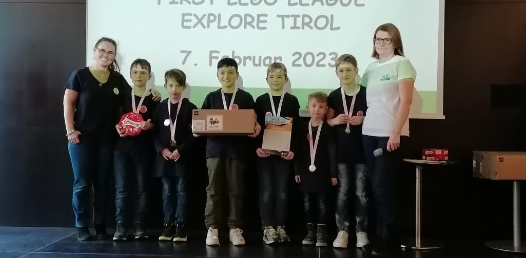 FLL 6 Gruppenfoto bei der Preisverleihung, Gruppe Die sechs hellen Blitze