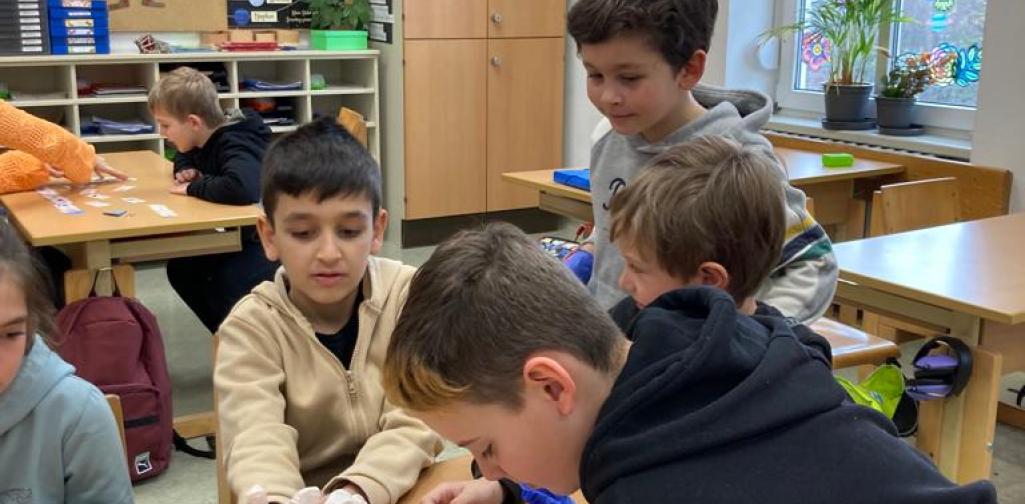 Herz 07 Kinder untersuchen das Tierherz