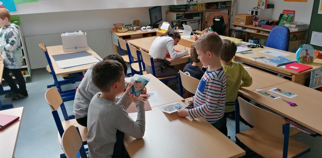 Kinder erstellen Plakate