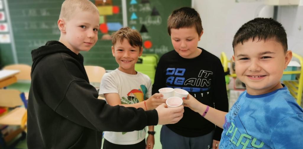 Kinder der 2d Klasse beim SCHMATZI Projekt