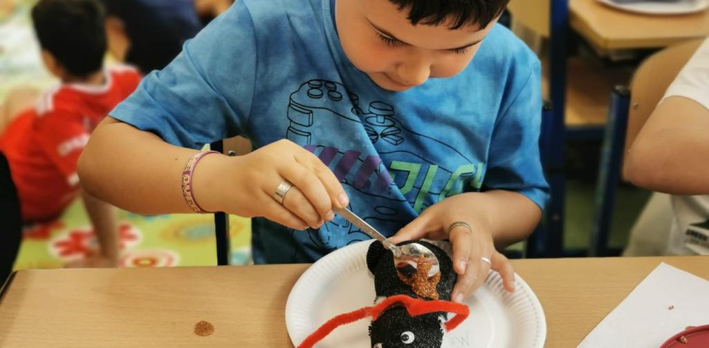 Kinder der 2d Klasse beim SCHMATZI Projekt