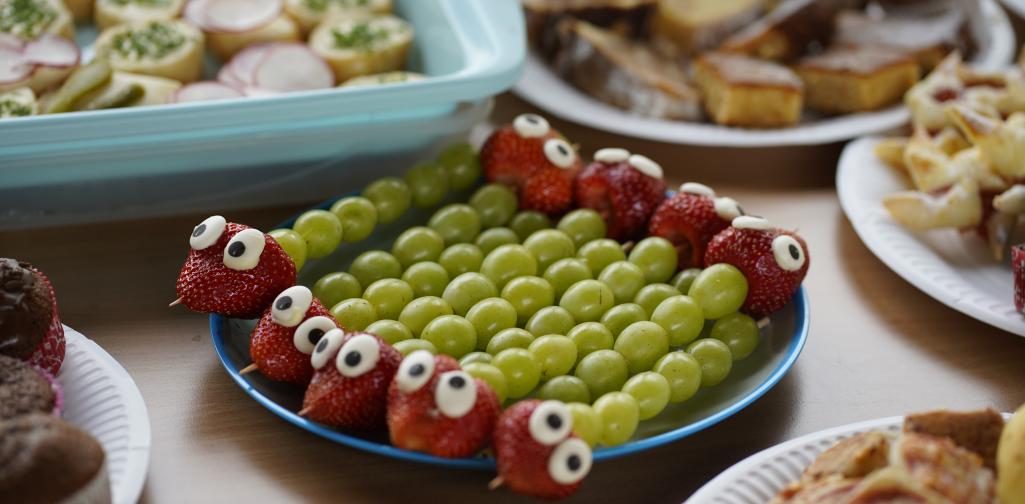 Abschlussfeier 17 Obstspieße