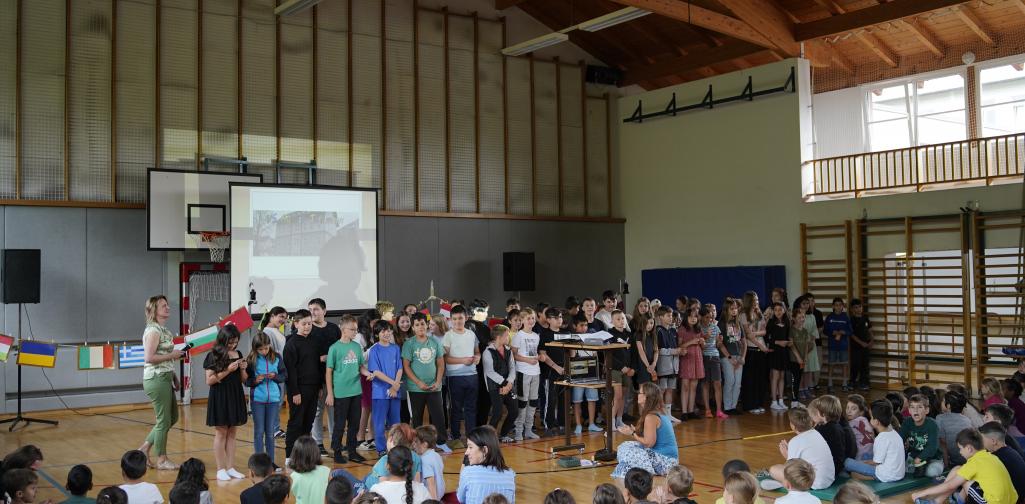 Abschlussfeier 14 Vereabschiedung der 4. Klassen