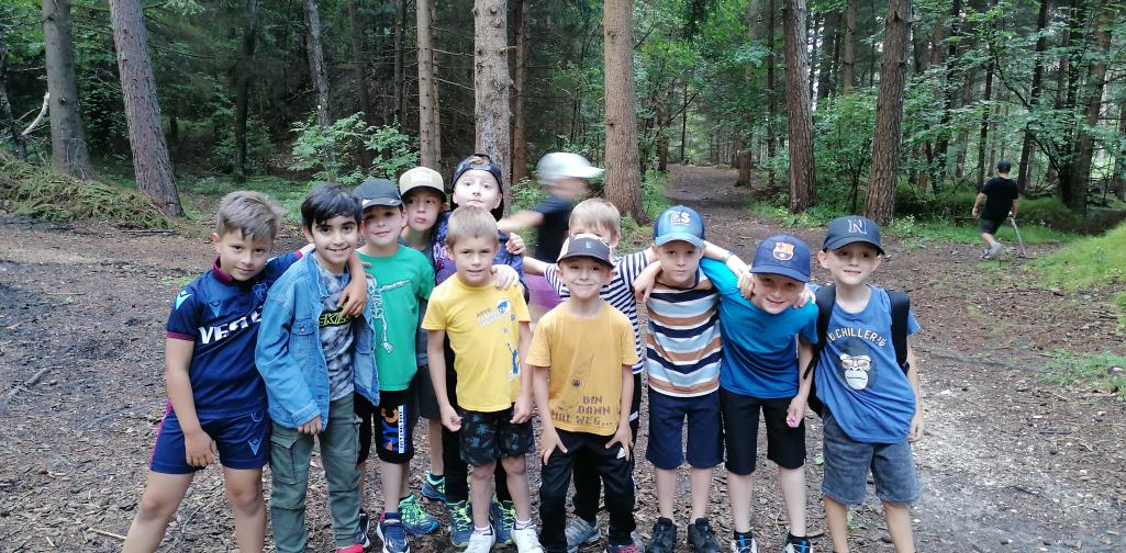 Wandertag 9 Gruppenfoto Kinder aus der 1a und 1c