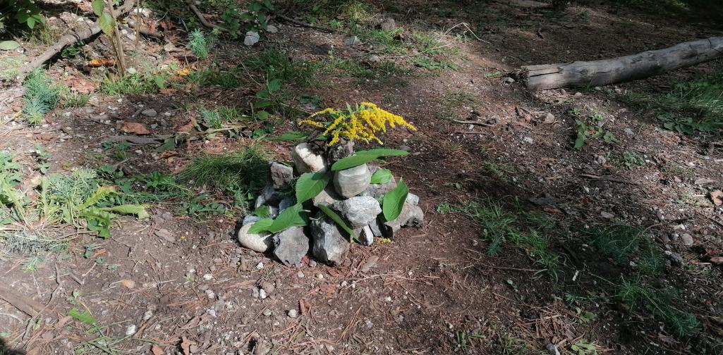 Schule im Wald 24 Steinfigur