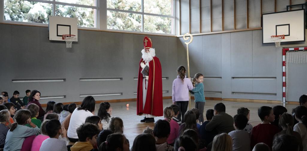 Nikolaus im Turnsaal