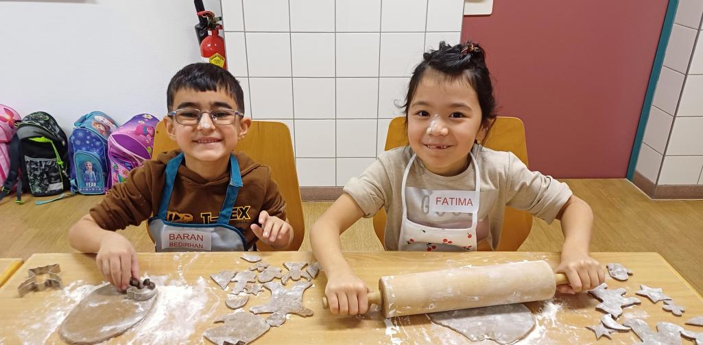 fleißige Bäcker und Bäckerin