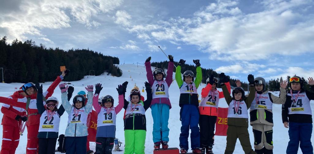 Bild 5 Kinder bei der Siegerehrung