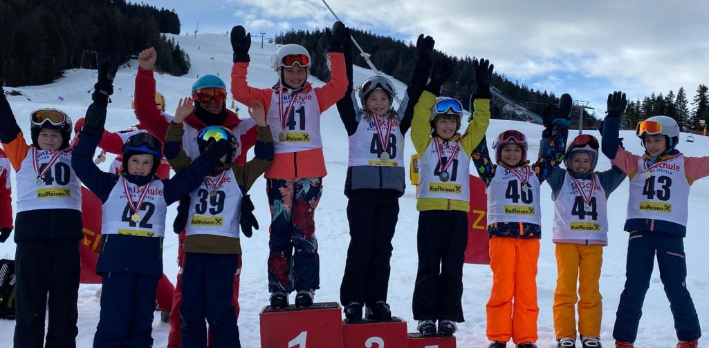 Bild 7 Kinder bei der Siegerehrung