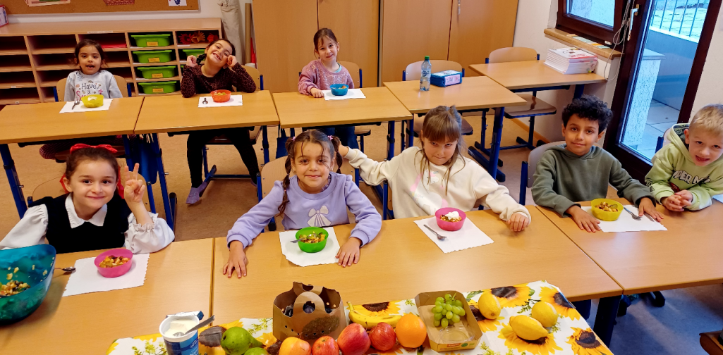 Wir machen Obstsalat