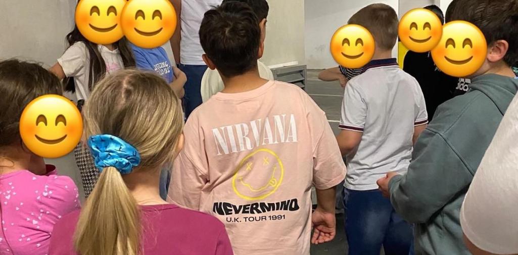 Kinder im Gemeindeamt